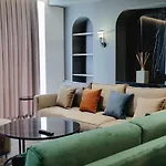 Hotel Adamas & 4*