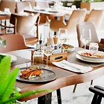 Adamas & Hotel 4*