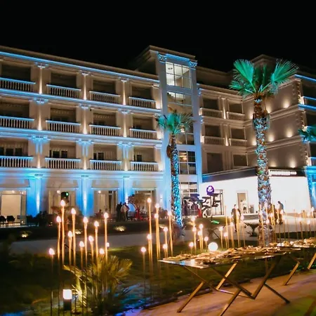 Hotel Adamas &