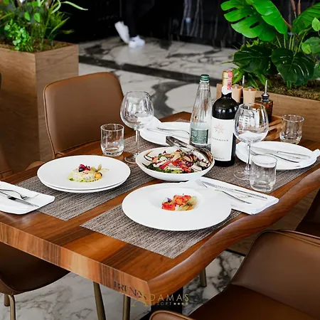 Hotel Adamas & Lezhë