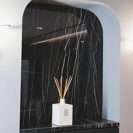 Adamas & فندق Lezhë