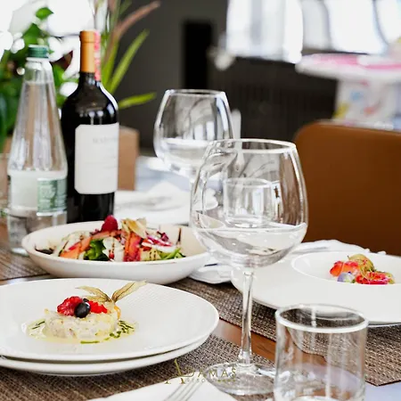 Hotel Adamas & Lezhë