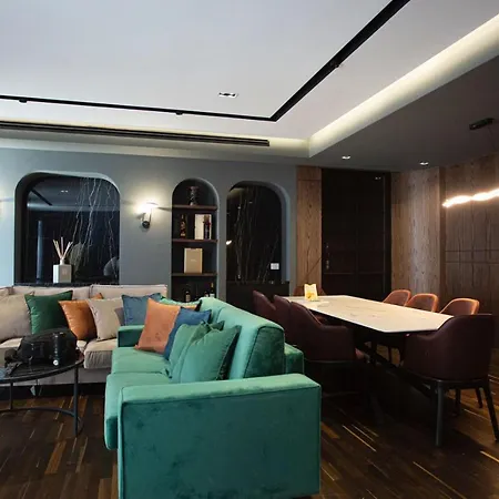 Hotel Adamas & 4*