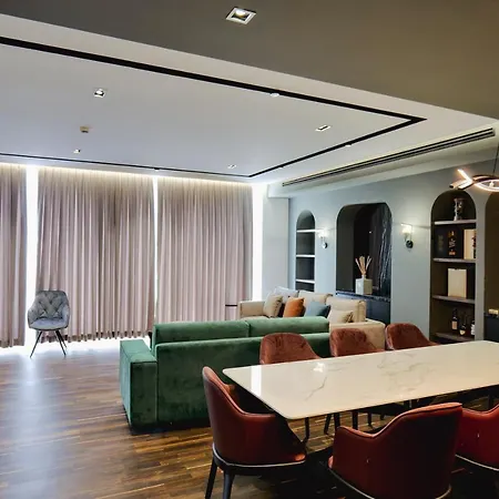 Hotel Adamas & 4*