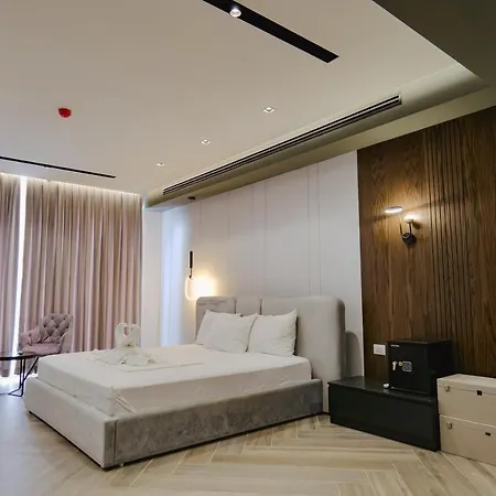 Adamas & Hotel