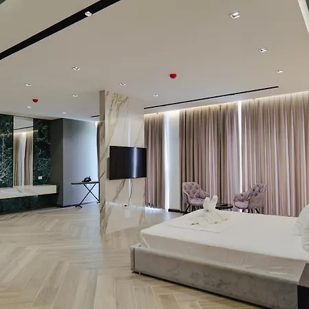 Hotel Adamas & Lezhe