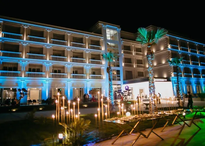 Hotel Adamas &