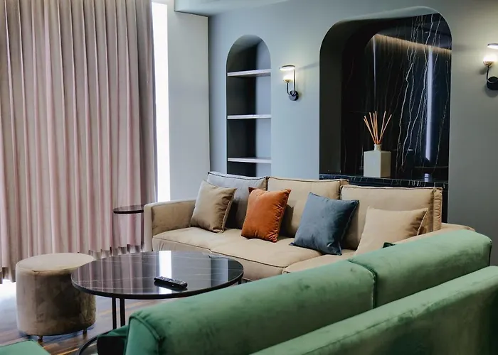 Hotel Adamas & 4*