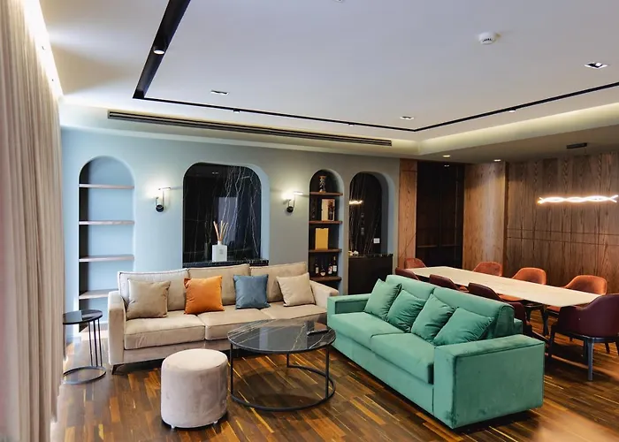 Hotel Adamas &