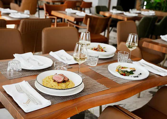Hotel Adamas &